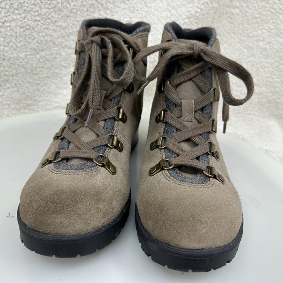 CLARKS Suede Leather Hiking Boots Faralyn Alpha Waffle Fashion Women’s size 7.5 - Picture 3 of 16